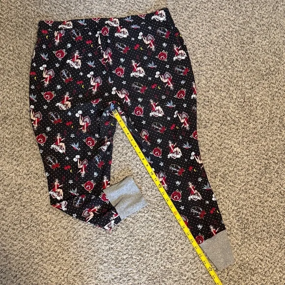 Torrid Pajama Pants She Devil with Dice Stars Hearts Diamonds Roses Plus Size 2 - Picture 3 of 6